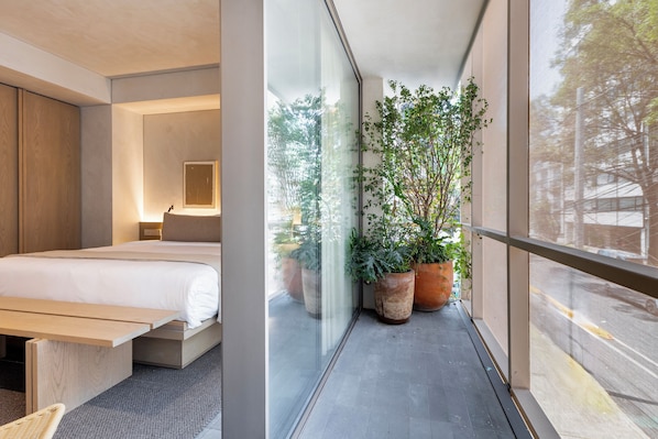 Superior Studio Suite, 1 King Bed, Balcony | Balcony