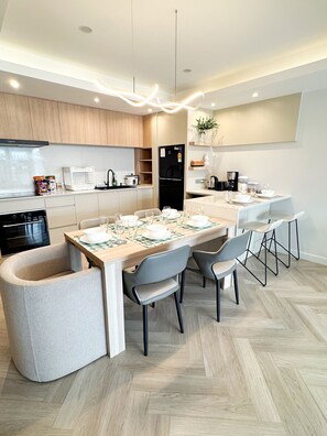 Fridge, microwave, oven, stovetop