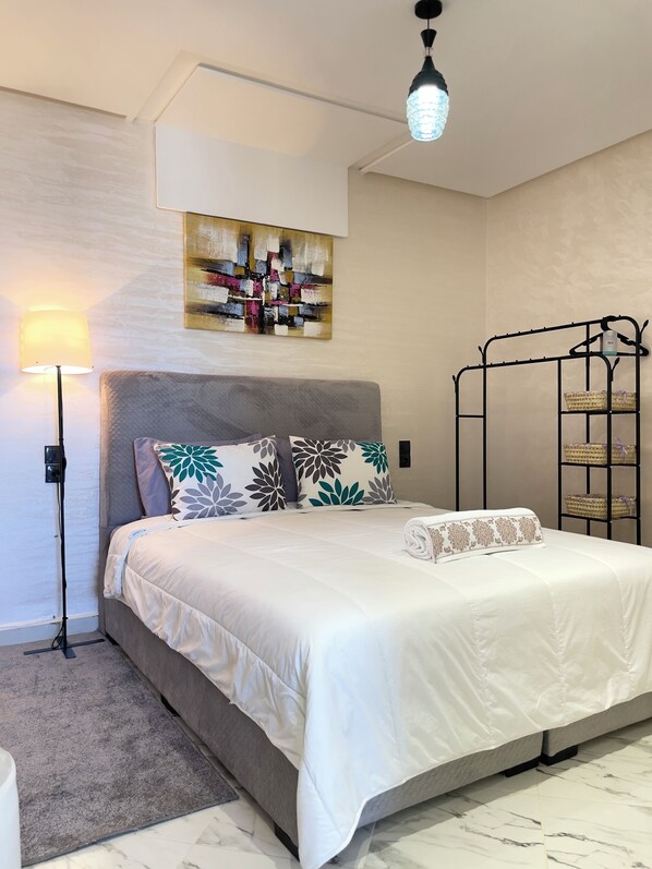 2 bedrooms, iron/ironing board, WiFi, bed sheets