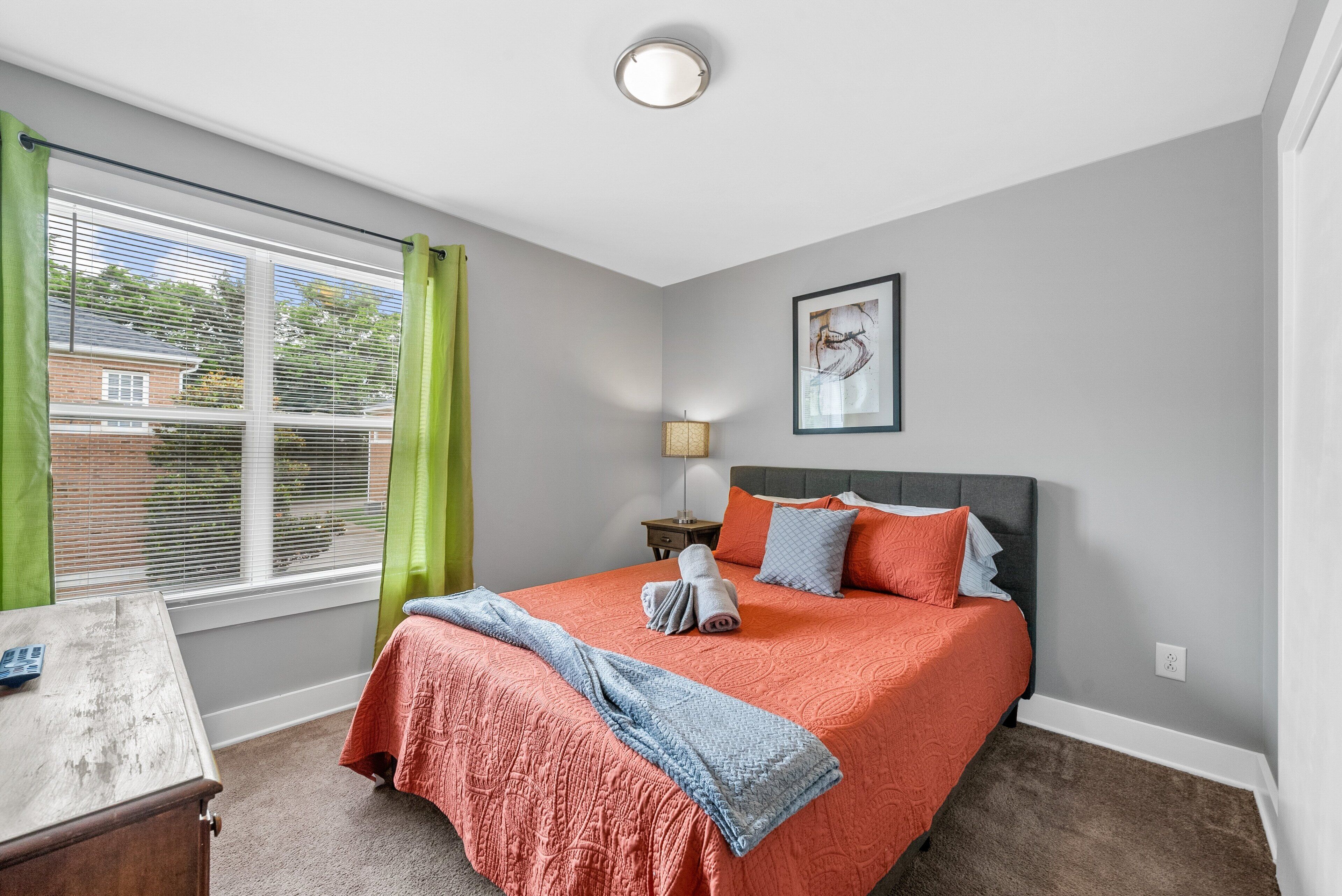 2 habitaciones, tabla de planchar con plancha y wifi gratis 