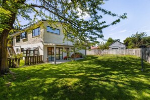 Exterior - That Wanaka Tree - Short walk to the Lake (Wānaka)