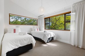 4 chambres, fer et planche à repasser, Wi-Fi gratuit, draps fournis