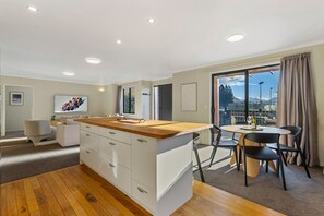 Interior - 208 Alpine Escape Wanaka (Wānaka)