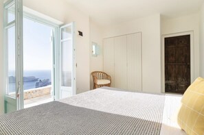 6 chambres, fer et planche à repasser, Wi-Fi, draps fournis