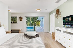 3 bedrooms, desk, iron/ironing board, WiFi