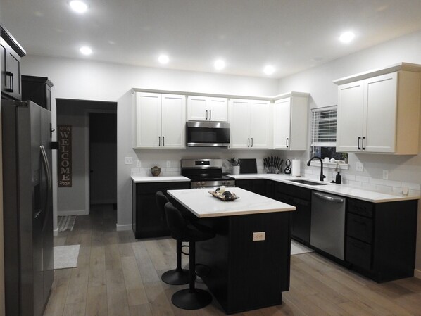 Fridge, microwave, oven, stovetop