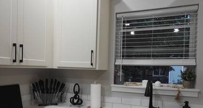 Downtown Iowa City - Brand New Luxury Stay