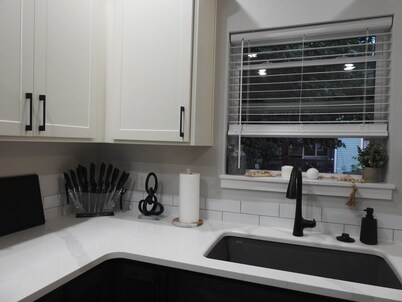 Downtown Iowa City - Brand New Luxury Stay