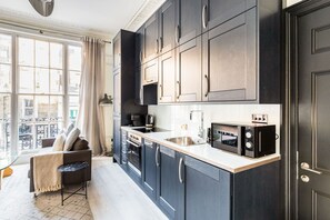 Fridge, microwave, oven, dishwasher