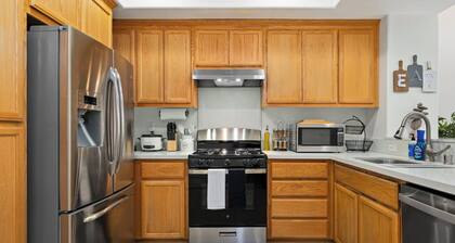 Cozy Master Suite Room with Workspace in San Jose near Airport and Hospitals
