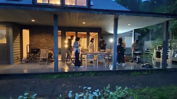 Luxury Cottage, 4 Bedrooms, Kitchen, Garden View | Terrace/patio