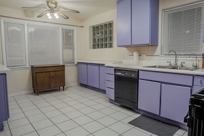 Fridge, stovetop, dishwasher, cookware/dishes/utensils