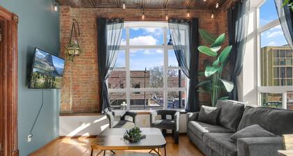 The Overlook: Downtown Cory Block Apartment