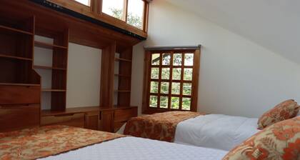 Cabana Moderna Milagros/ Filandia, Colombia