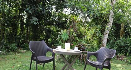 Cabana Moderna Milagros/ Filandia, Colombia