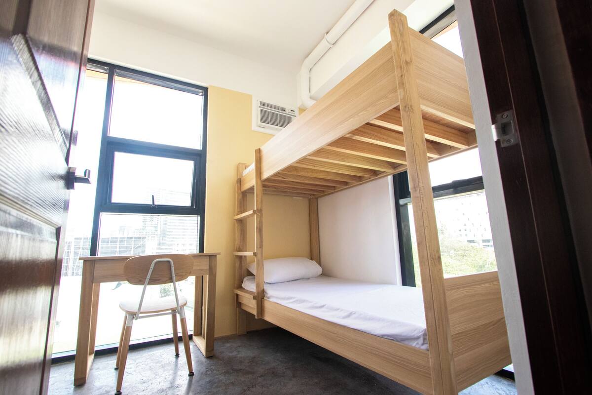 Family Room | WiFi (free), bed sheets