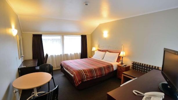 Standard Double Room | Blackout drapes, WiFi (free) - Sai Motel (Auckland)