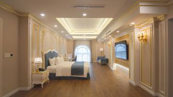 LaChateau President | Premium bedding, memory foam beds, free minibar, in-room safe