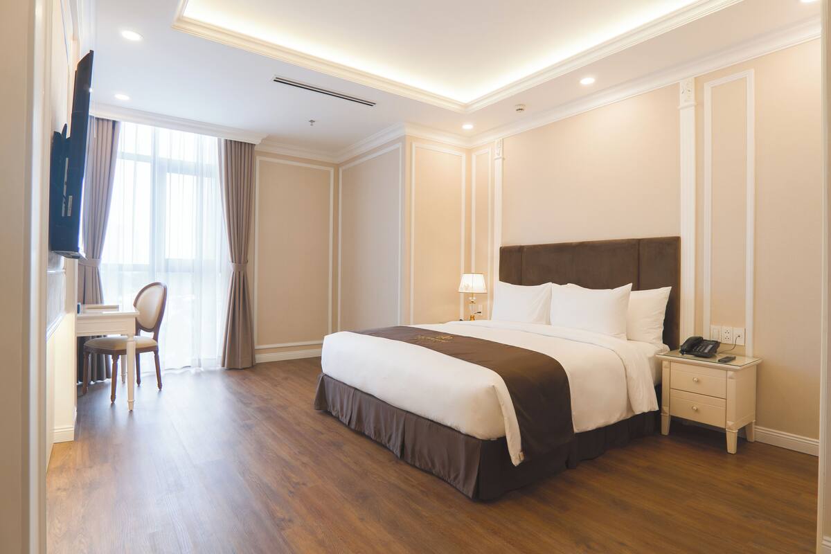 Peralatan tempat tidur premium, busa memori, bar mini percuma 