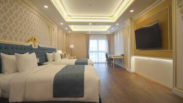 LaChateau President | In-room safe, desk, free WiFi, bed sheets