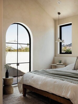 4 slaapkamers, een strijkplank/strijkijzer, wifi, beddengoed