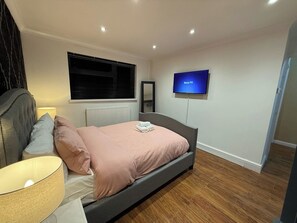 WiFi, bed sheets