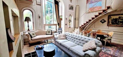 118 A Perfect Blend of  Charm and Luxury