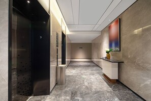 Porch - Hampton By Hilton Guangzhou Railway Station (Guangzhou)