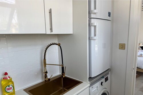 Studio Sleeps 2 with Air Conditioning