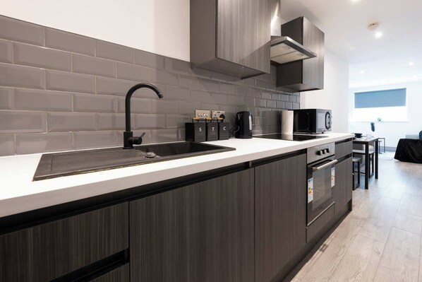 Fridge, microwave, oven, stovetop