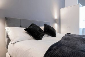 1 bedroom, WiFi, bed sheets, wheelchair access