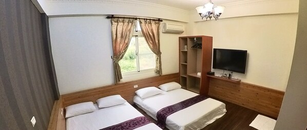Comfort Quadruple Room, 2 Double Beds, Non Smoking | Free WiFi