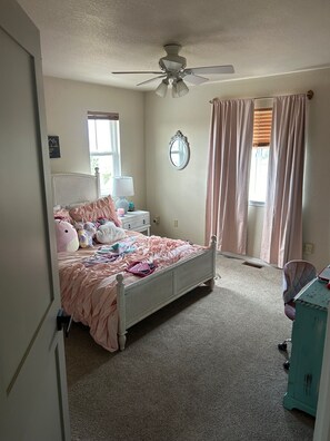 4 Schlafzimmer, Bügeleisen/Bügelbrett, WLAN, Bettwäsche