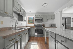 Microwave, oven, stovetop, dishwasher