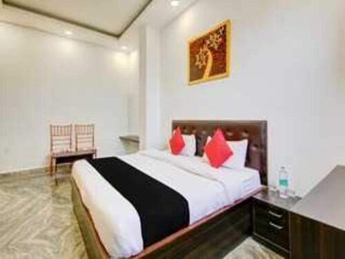 Hotel O Ansal Sushant City Formerly Oak Tree