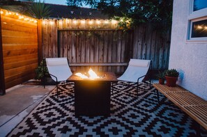 Terrace/patio - Stunning Guesthouse with Private Entry & Courtyard (Santa Maria)