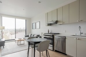 Interior - Blueground | Chinatown, view, nr Walt Disney Concert Hall (Los Angeles)