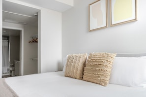 1 chambre, fer et planche à repasser, Wi-Fi, literie fournie
