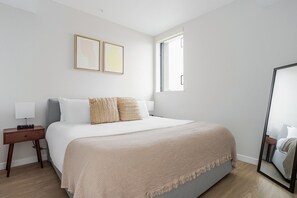 1 bedroom, iron/ironing board, WiFi, bed sheets - Blueground | Chinatown, view, nr Walt Disney Concert Hall (Los Angeles)
