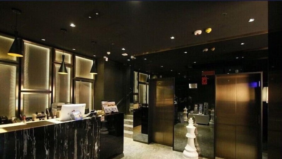 Noble Park Hotel