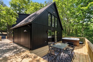 Outdoor dining - Welcome to The Basye Swan (Basye)