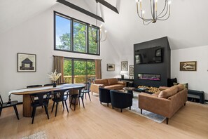 Smart TV, chimenea
