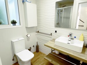 ヘアドライヤー、タオル