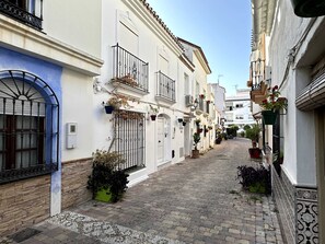 المنشأة من الخارج