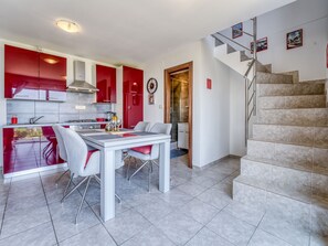 Fridge, oven, cookware/dishes/utensils