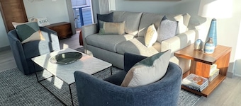 Stay Steps from Hermosa Beach & Pier in Chic Townhome Retreat