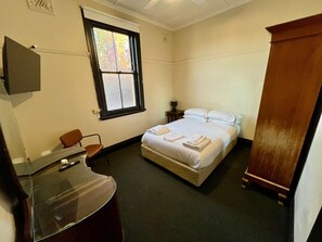 Double Room Shared Bathroom | Free WiFi - Gordon Hotel (Goulburn)