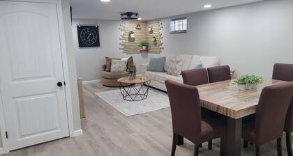 Feel right at home in the Heart of Hermann, with Trolly pick-up at front door.