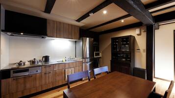 Fridge, microwave, stovetop, cookware/dishes/utensils