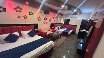 Blackout curtains, free WiFi, bed sheets